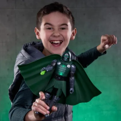 FIGURA ELECTRONICA DR. DOOM AVENGUERS G2650